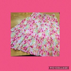 Foley, floral skirt